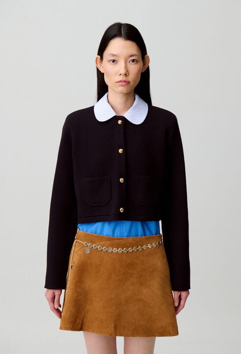 Kurze Strickjacke mit Kragen