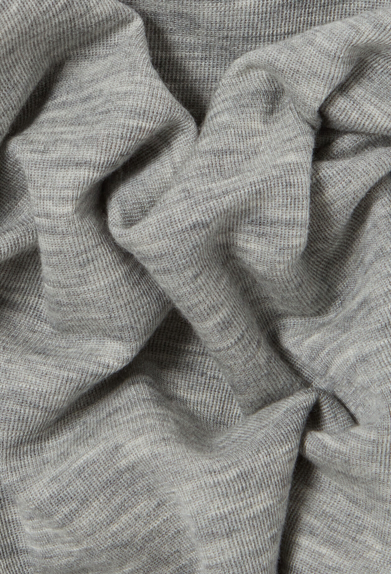 Eng anliegendes graues Stricktop