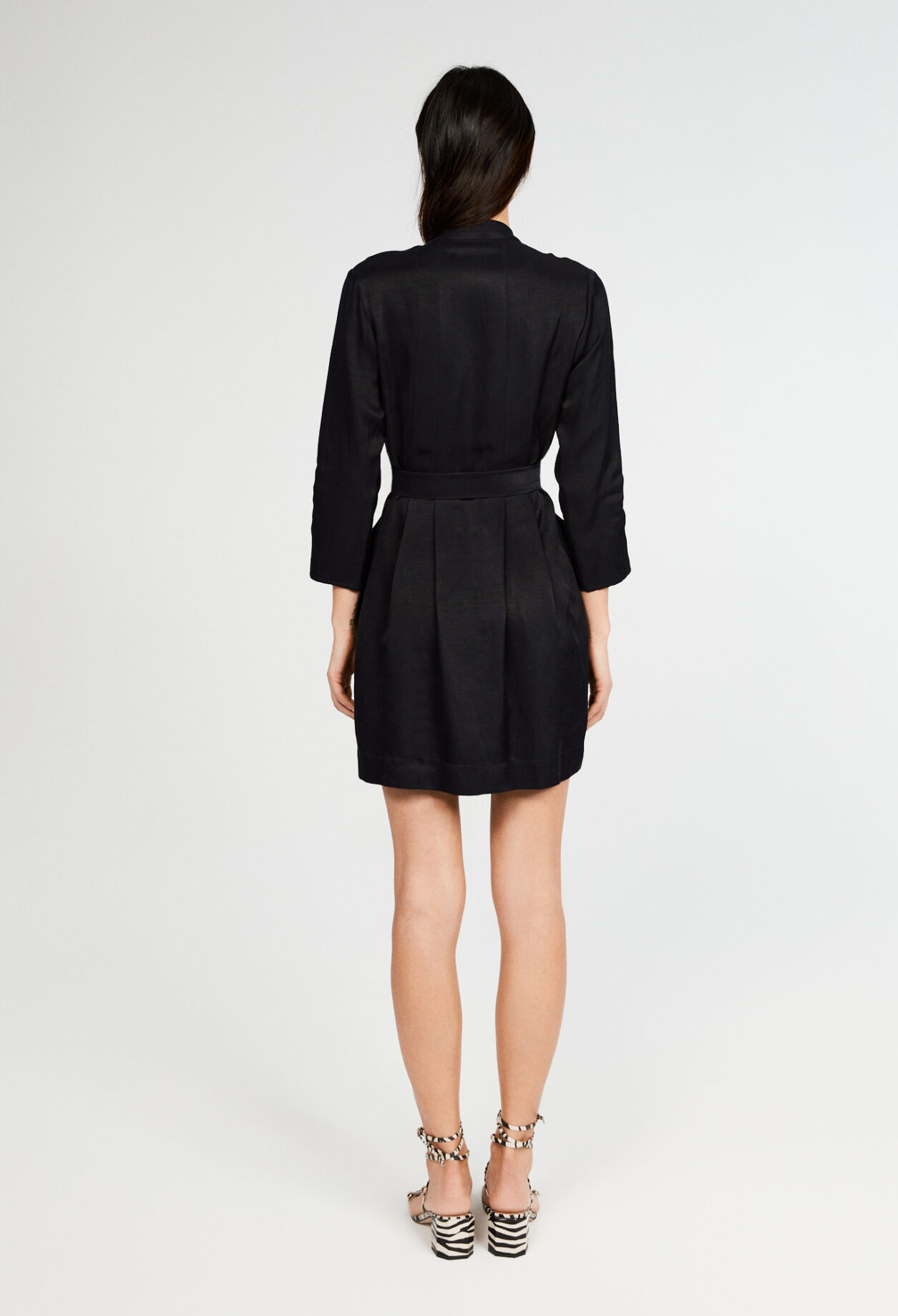 Gegürtetes Midi-Kleid