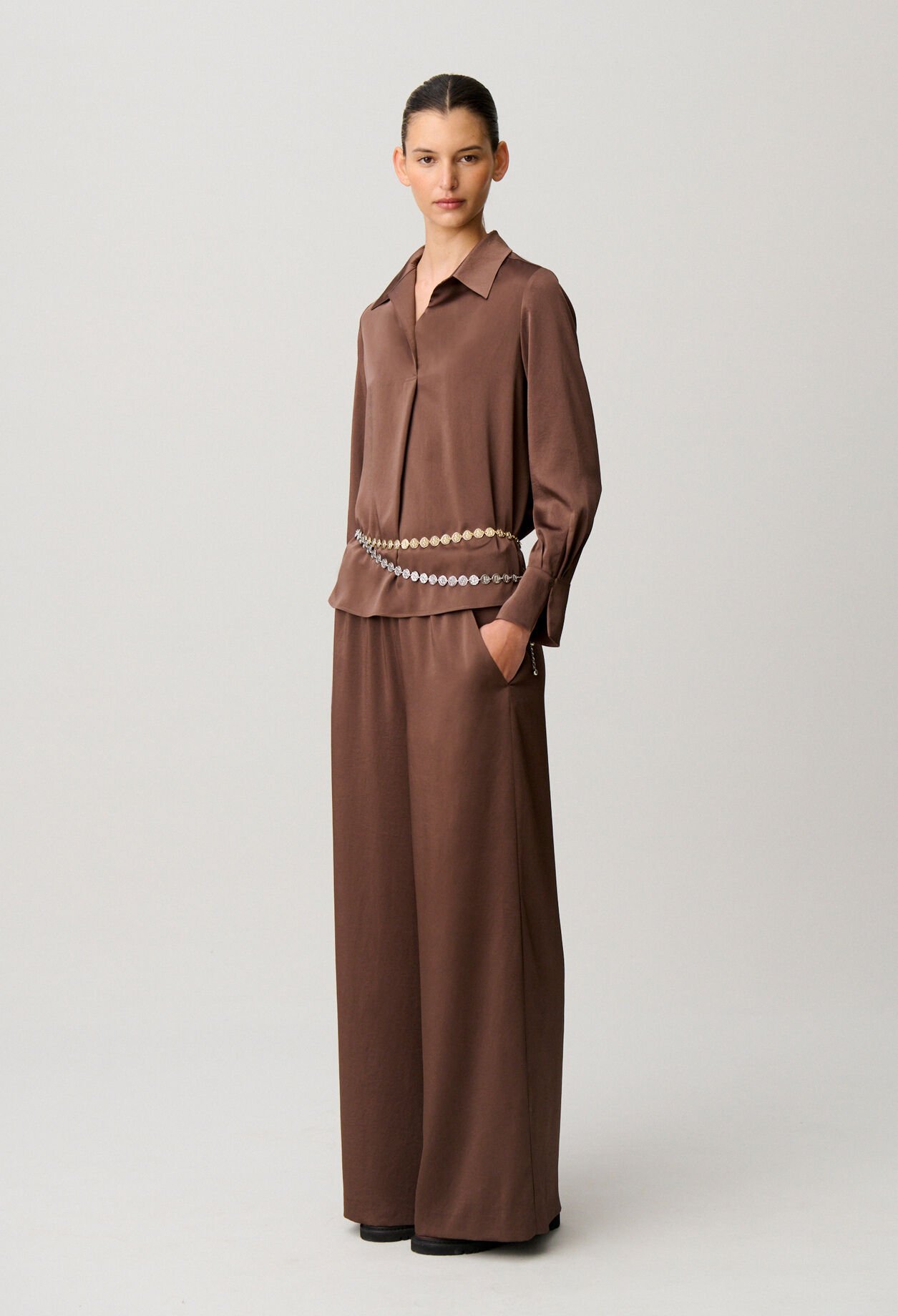 Flie&szlig;ende Bluse mit Kragen