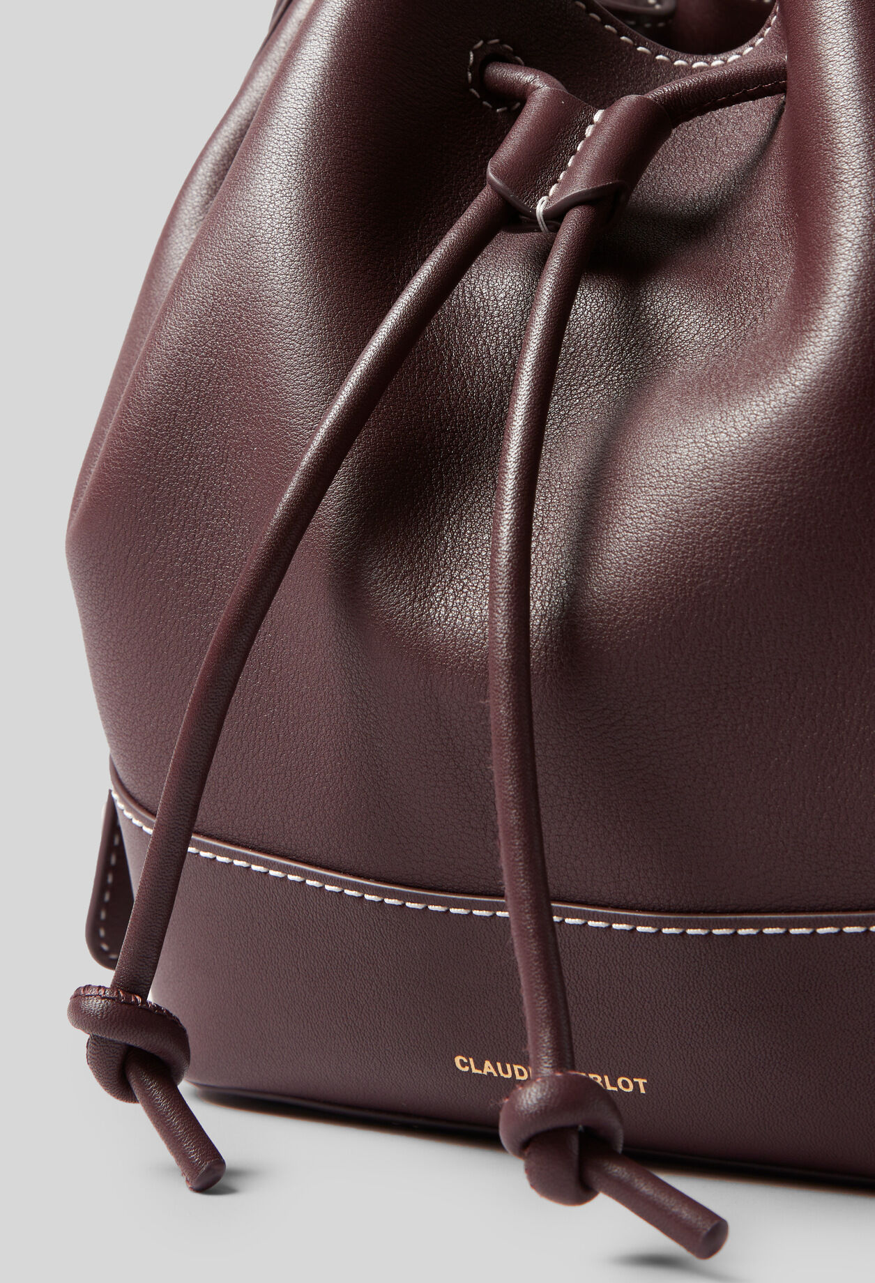 Ledertasche in Beutelform
