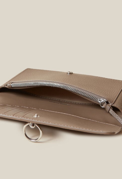 Große Tasche aus genarbtem Leder