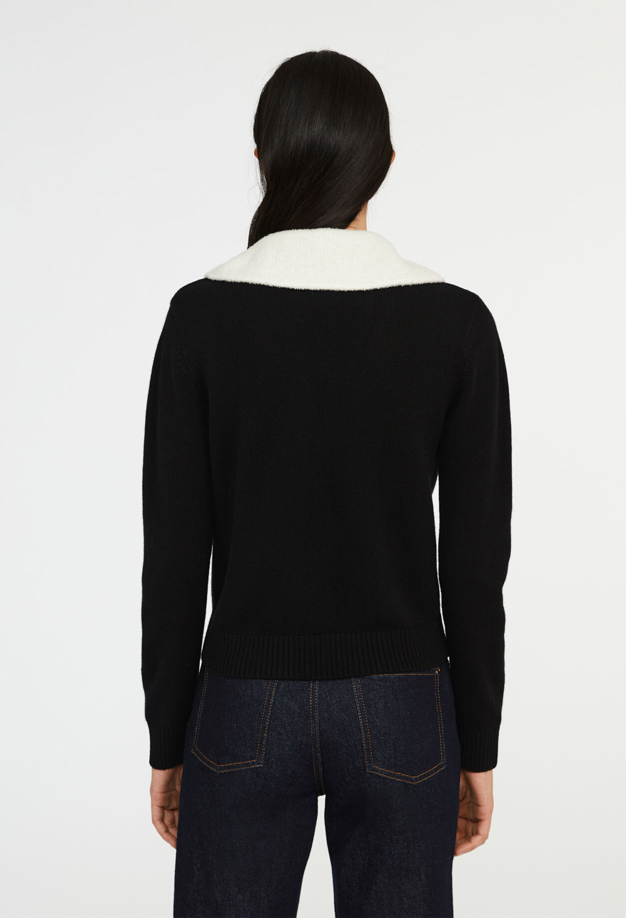 Strickjacke mit breitem Kragen