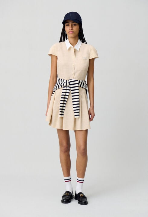 Plissiertes kurzes Kleid