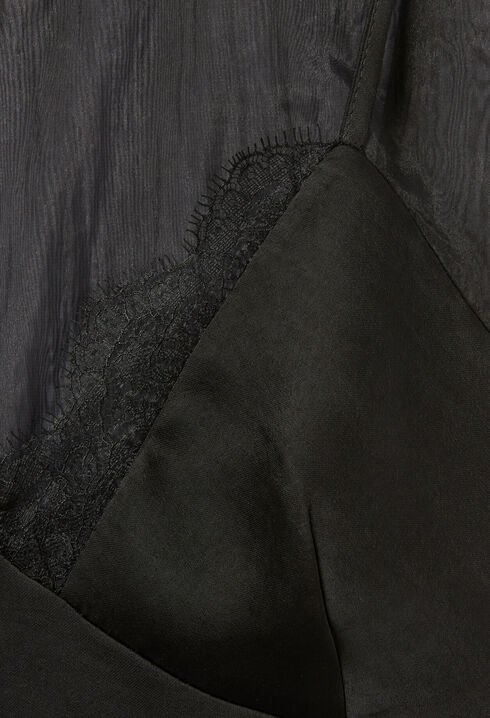 Fließendes Top mit Spitzendetails