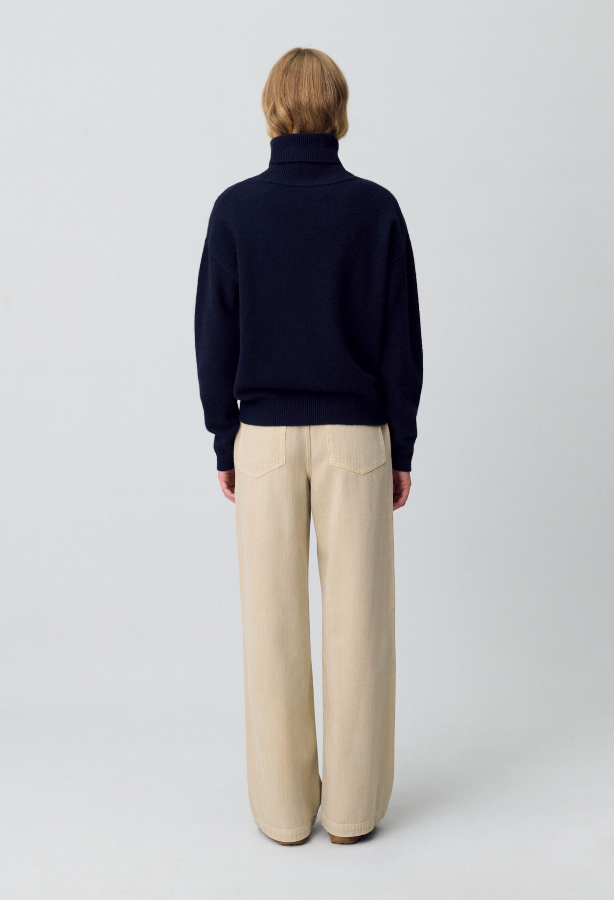 Marineblauer Kaschmirpullover