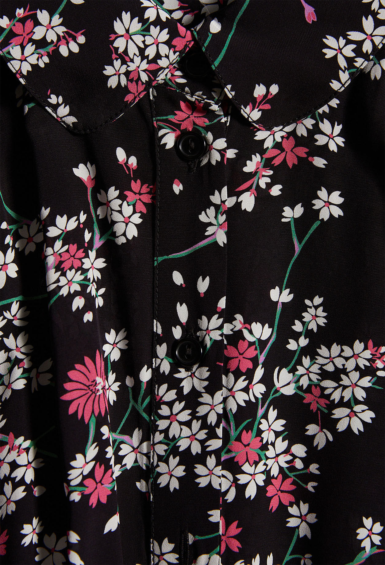 Langes tailliertes Kleid
