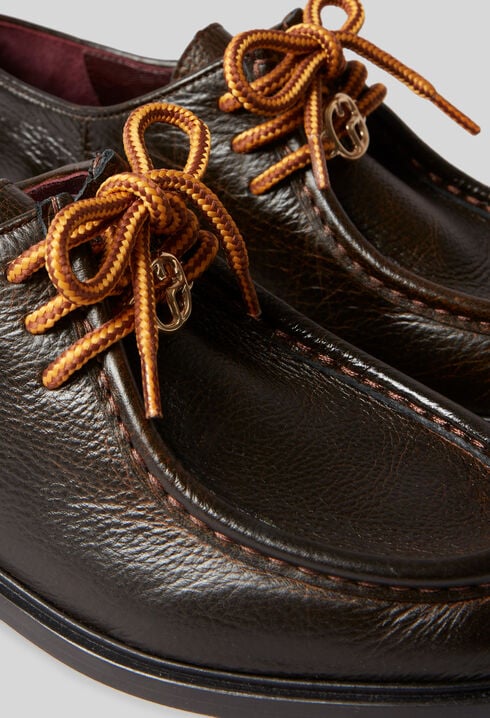 Derby-Schuhe aus genarbtem Leder