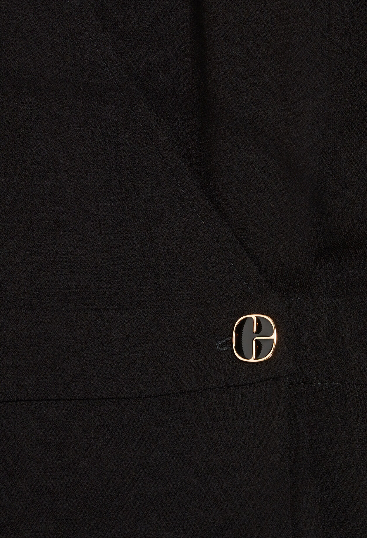 Tailliertes Wickelkleid