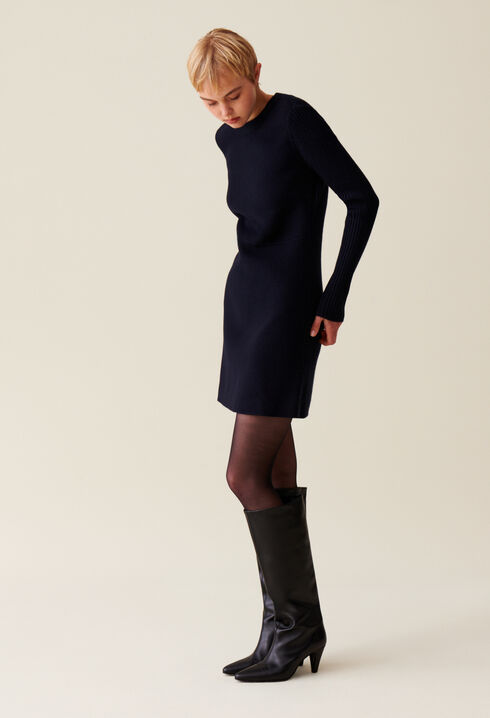 Kurzes Kleid Rippstrick am Rücken