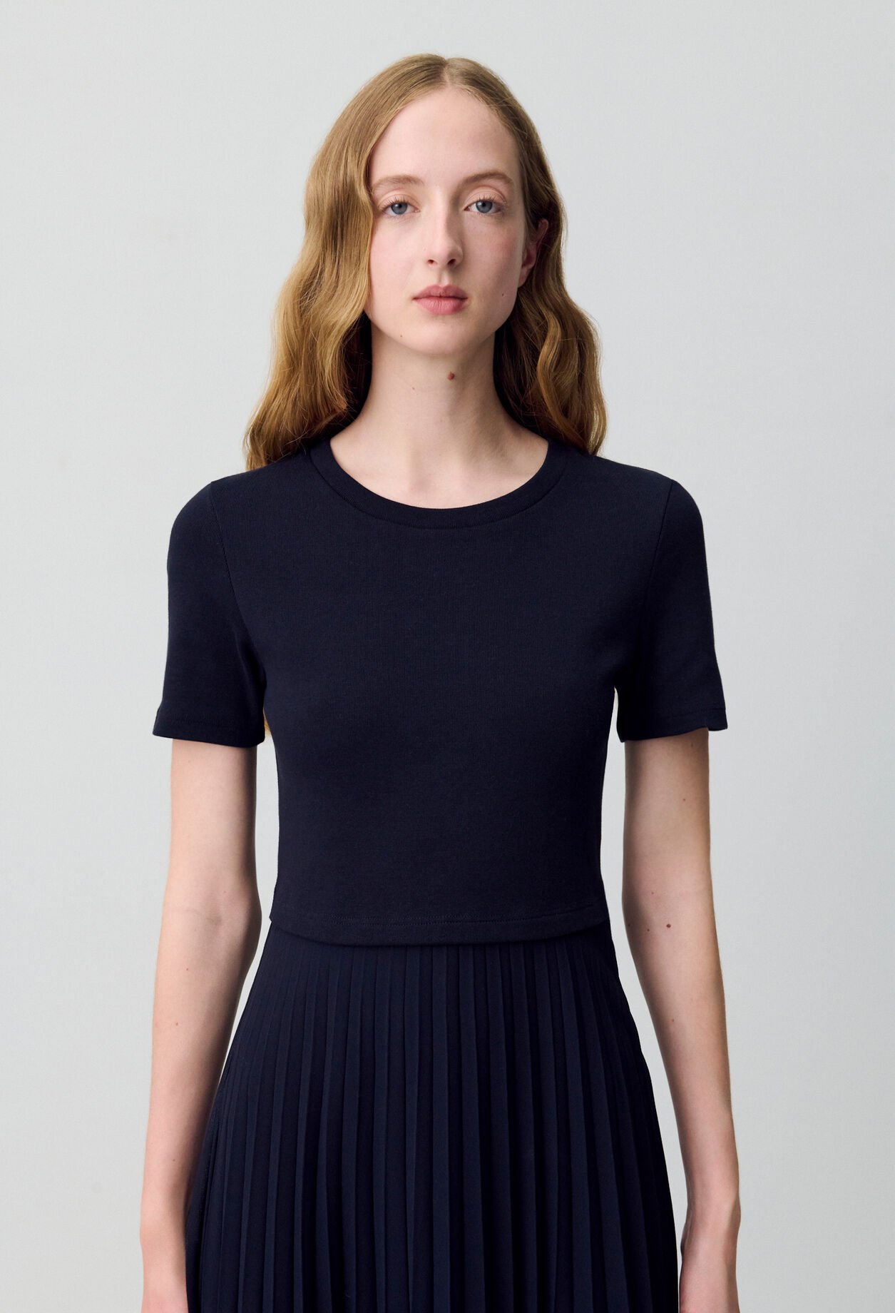 Zweifarbige Kleid in Schwarz und Marine 