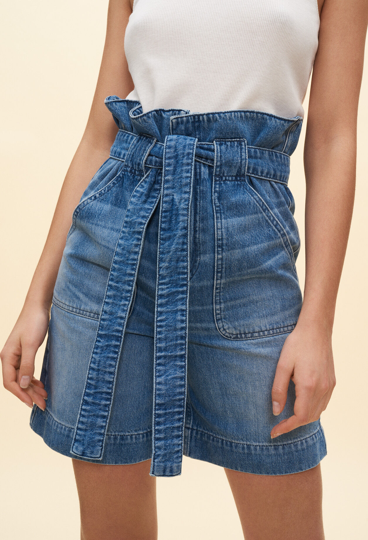 Hoch geschnittene Shorts aus Denim