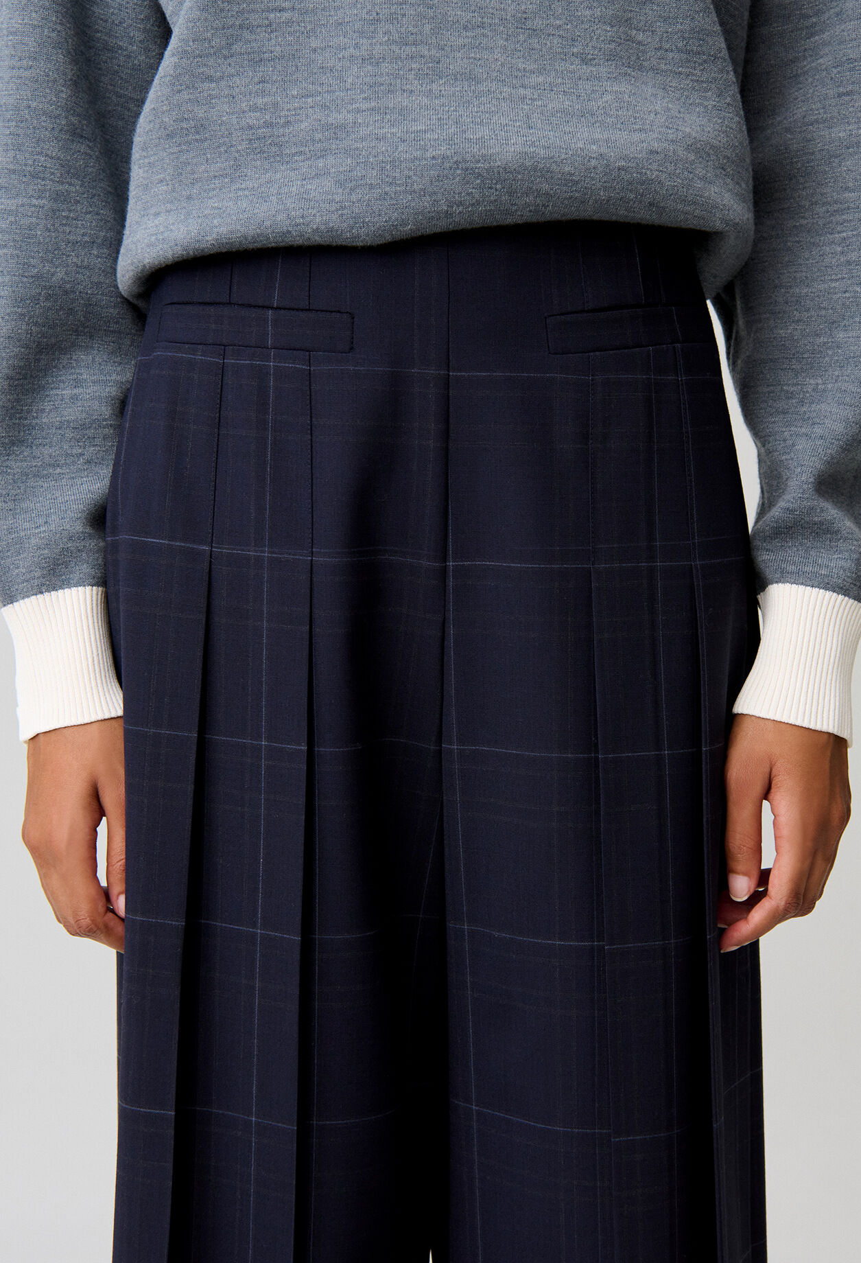 Karierte Hose mit weitem Bein