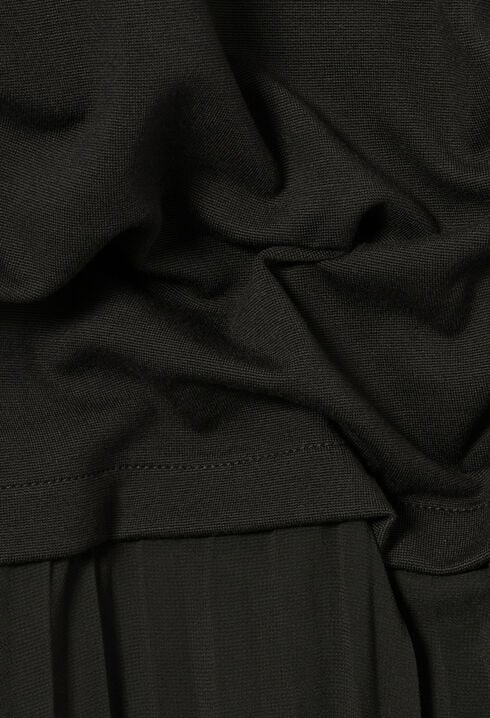 Plissiertes Materialmix-Kleid