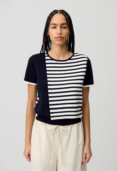 Gekürzter Marine-Pullover