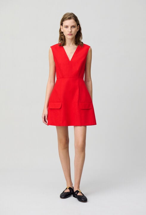 Figurbetontes kurzes Kleid