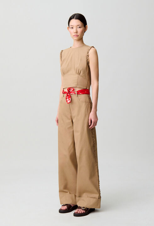 Kurzes Top mit Volants