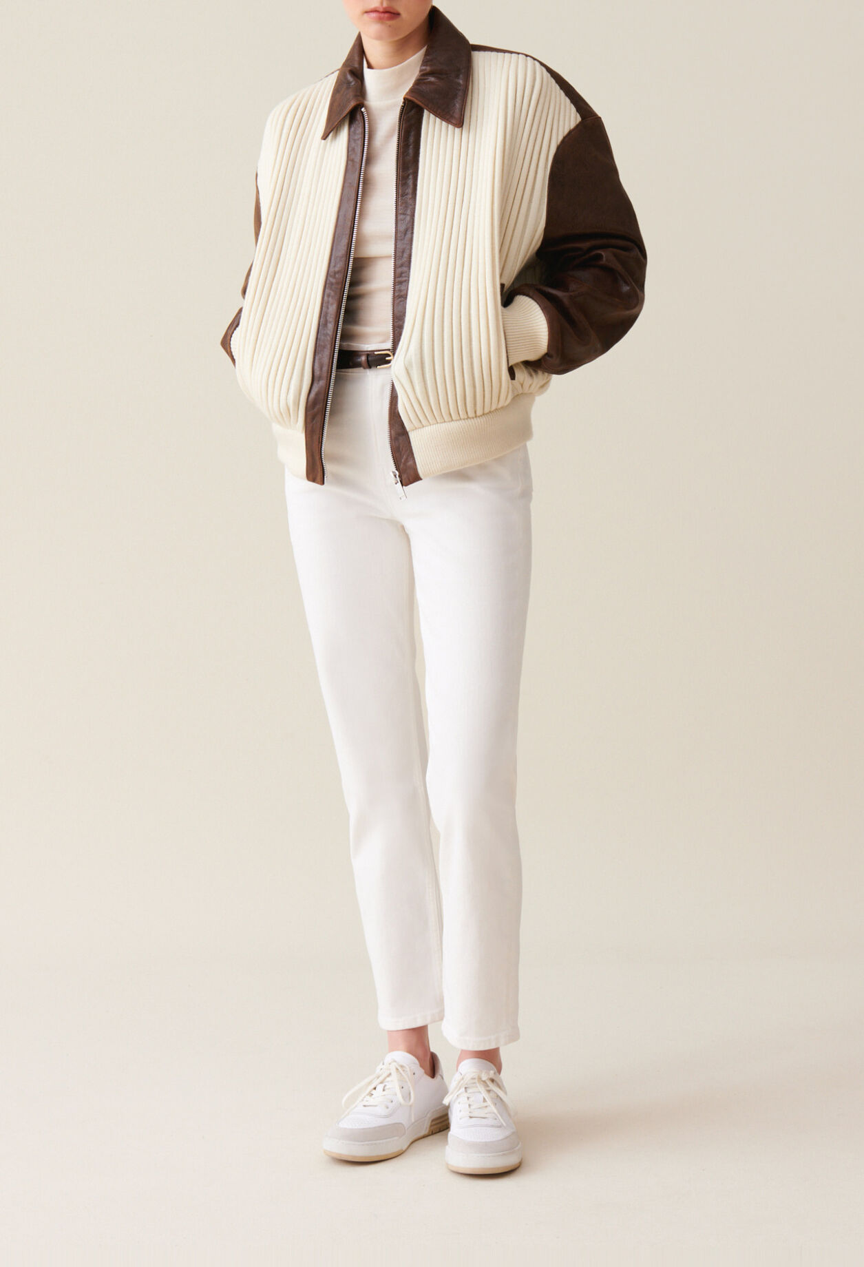 Braune Bomberjacke aus Materialmix