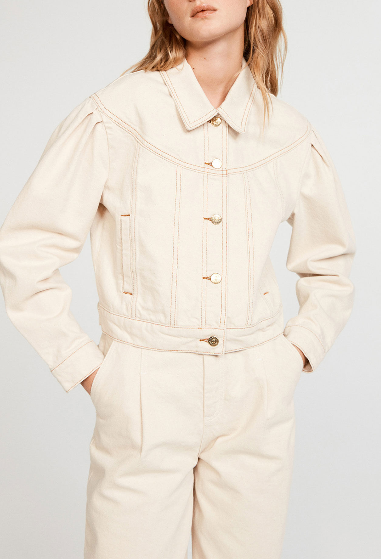Wassersparende kurze Jacke aus Denim