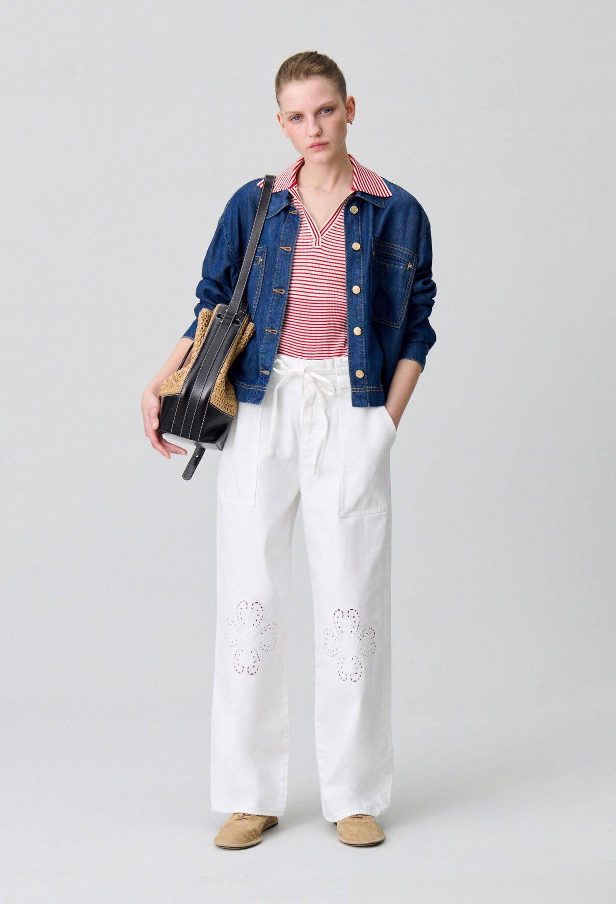 Baggy-Jeans mit Stickerei