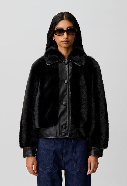 Kurze Kunstpelzjacke