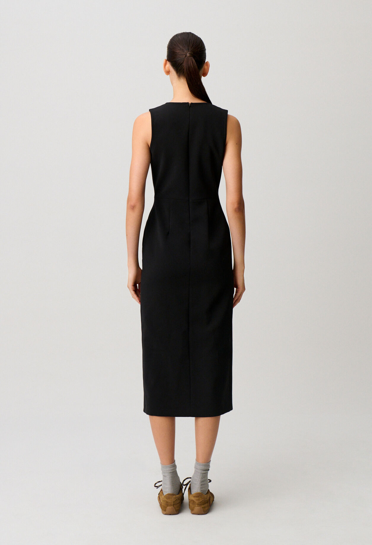 Langes schwarzes Kleid