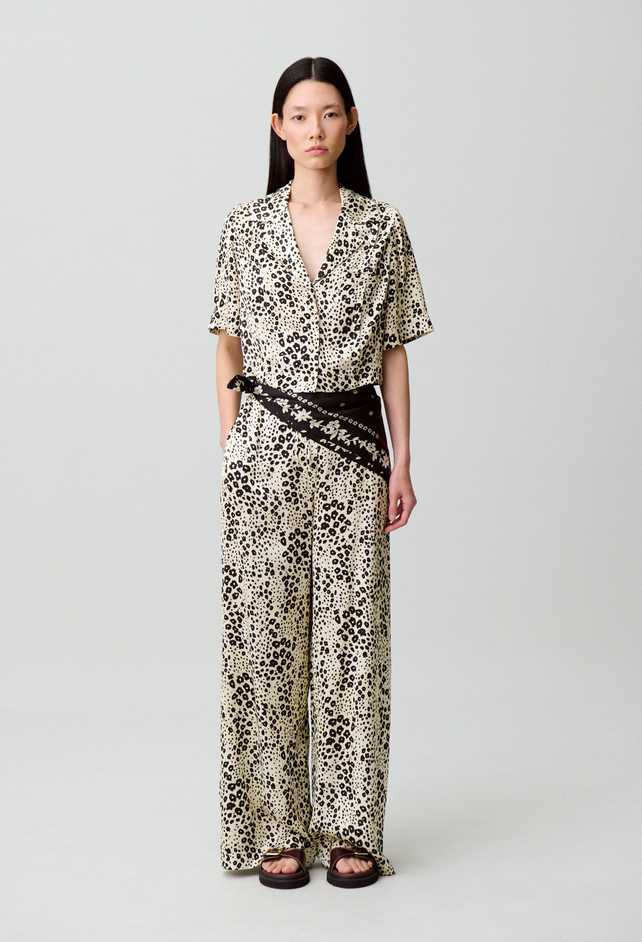 Satinhemd mit Animalprint