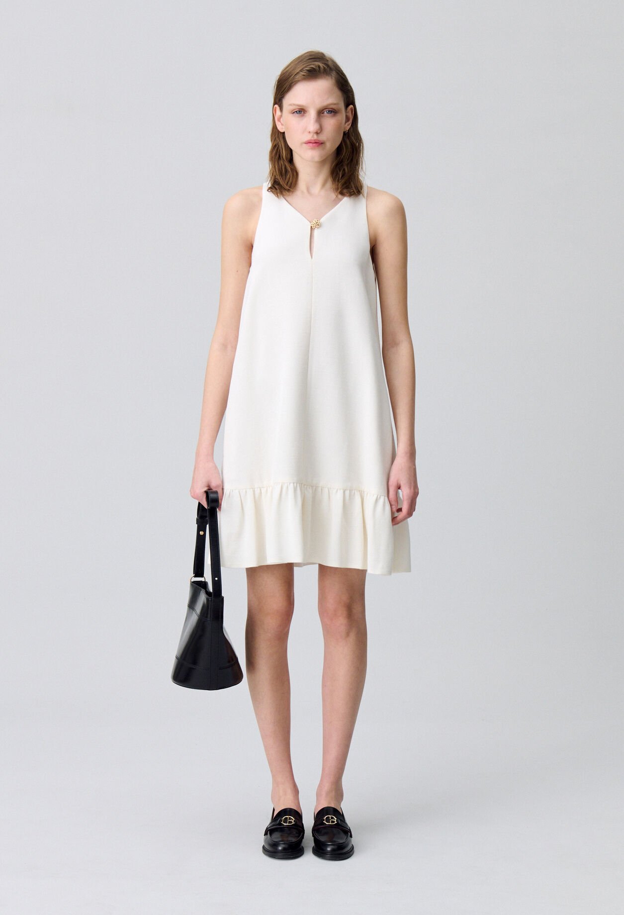 Ärmelloses kurzes Kleid
