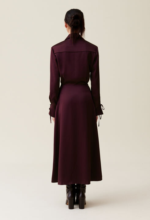Langes fließendes Kleid