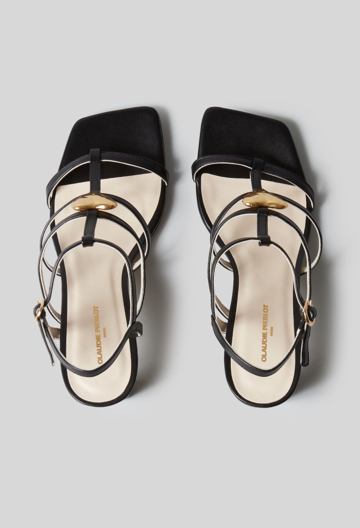 Lederschuhe mit Herzabsatz