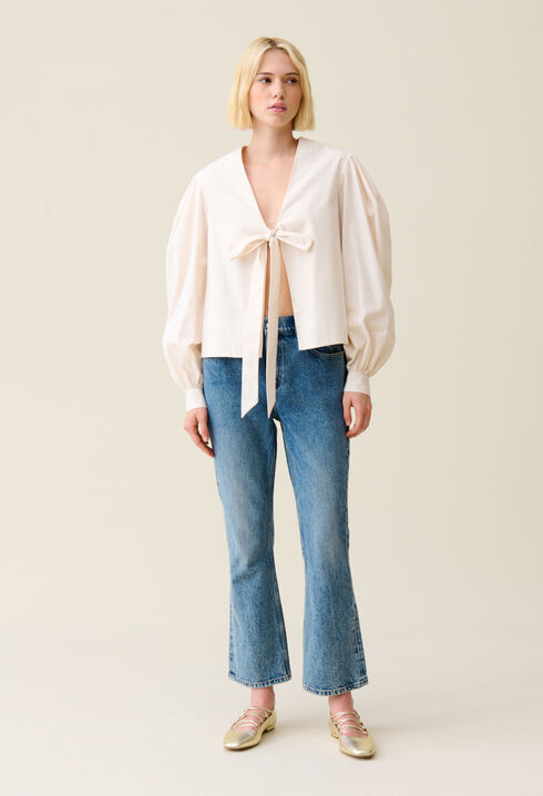 V-Ausschnitt Bluse zum Binden