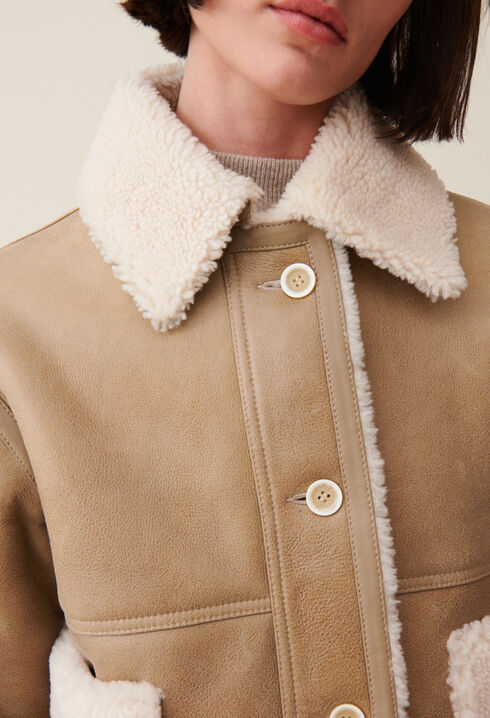 Beige kurze Lammfelljacke