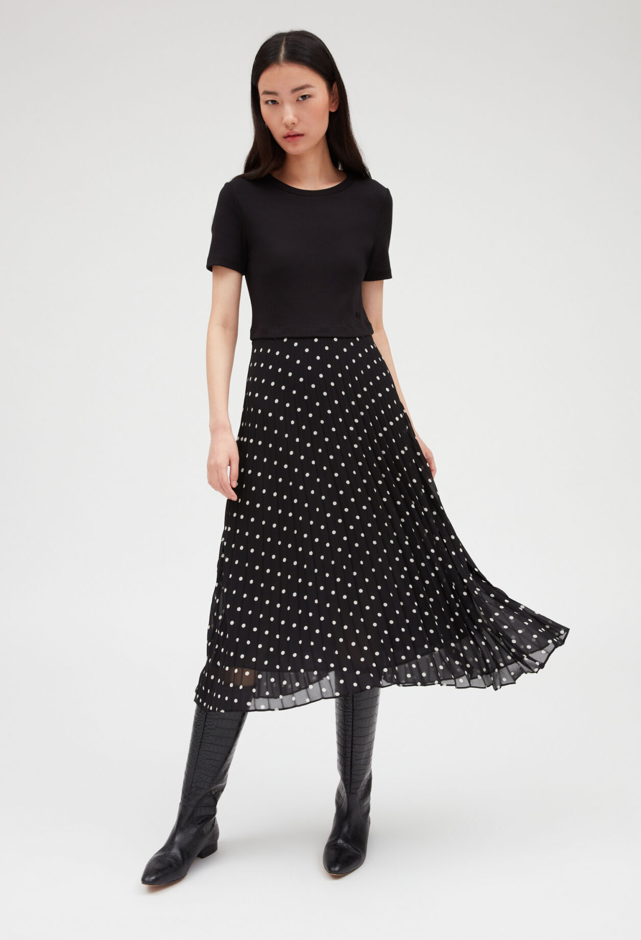 Mittellanges Kleid in Pünktchenmuster