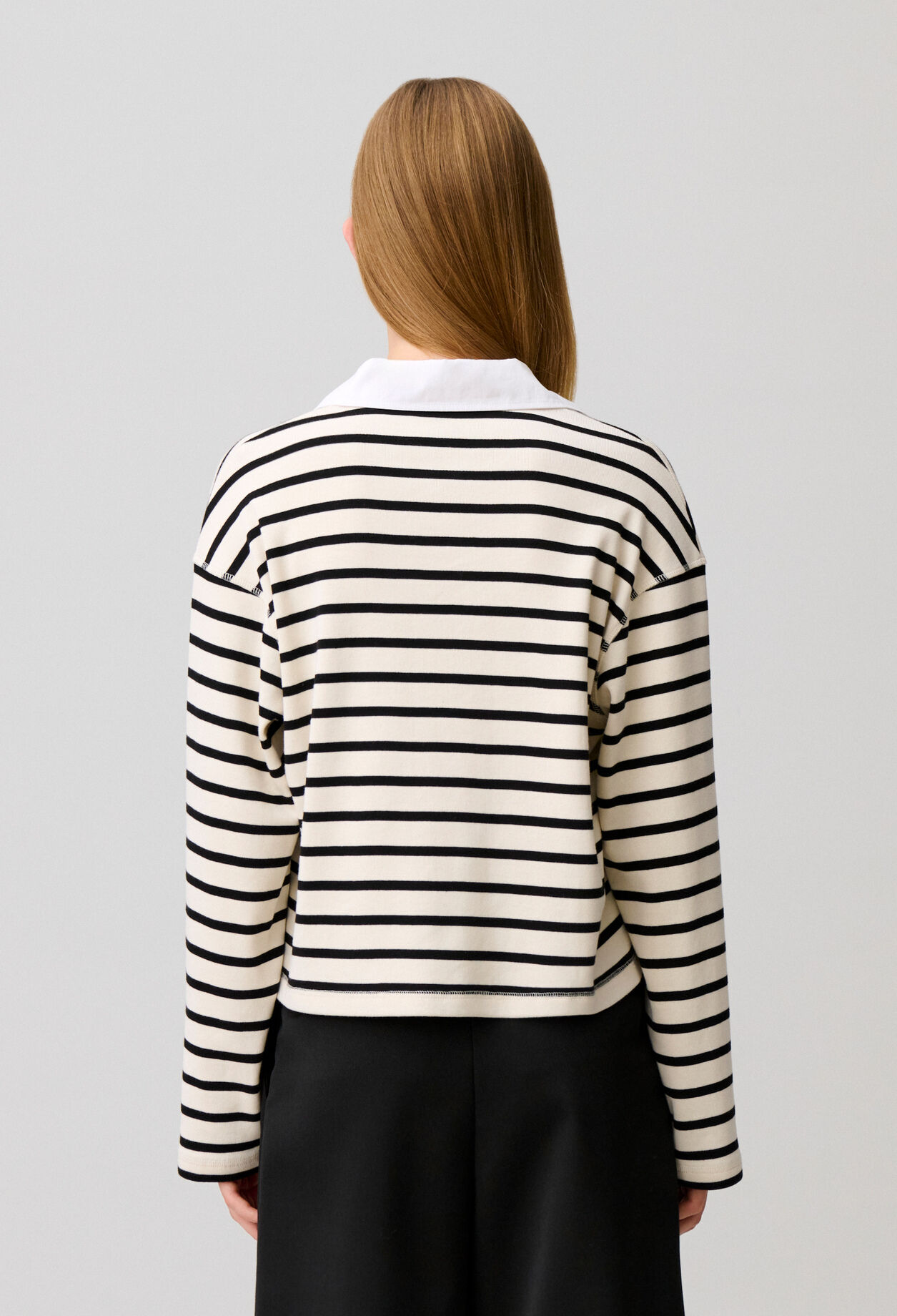Gestreiftes Marine-T-Shirt