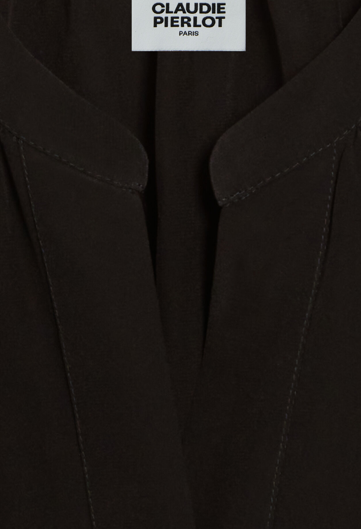 Schwarze Seidenbluse mit kurzen Ärmeln