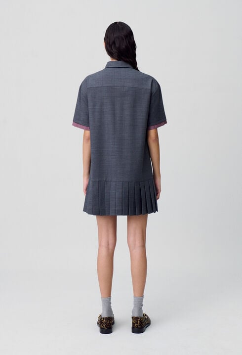 Plissiertes kurzes Kleid