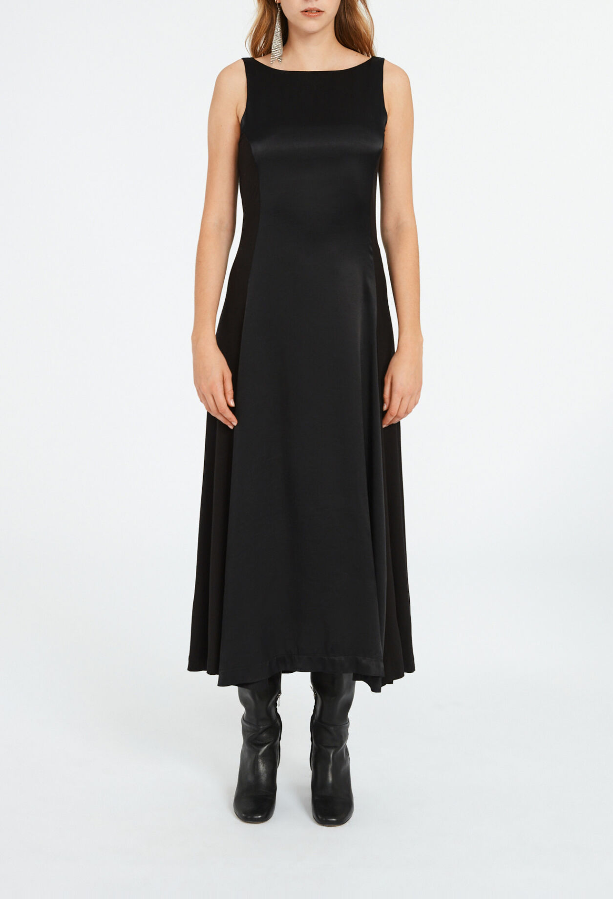 Langes, rückenfreies Kleid