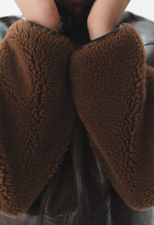 Kurze zweifarbige Jacke