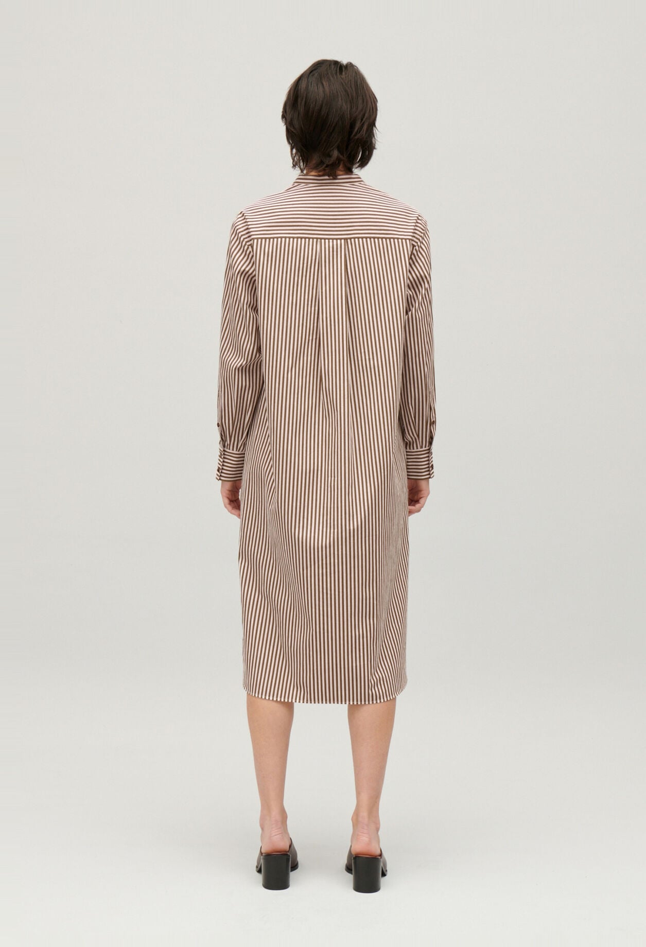 Langes Kleid mit Streifen-Design Bronze