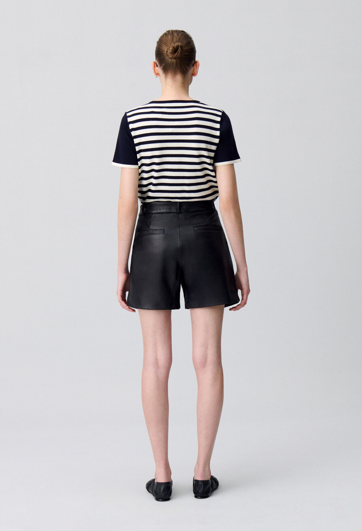 Schwarze Leder-Shorts 