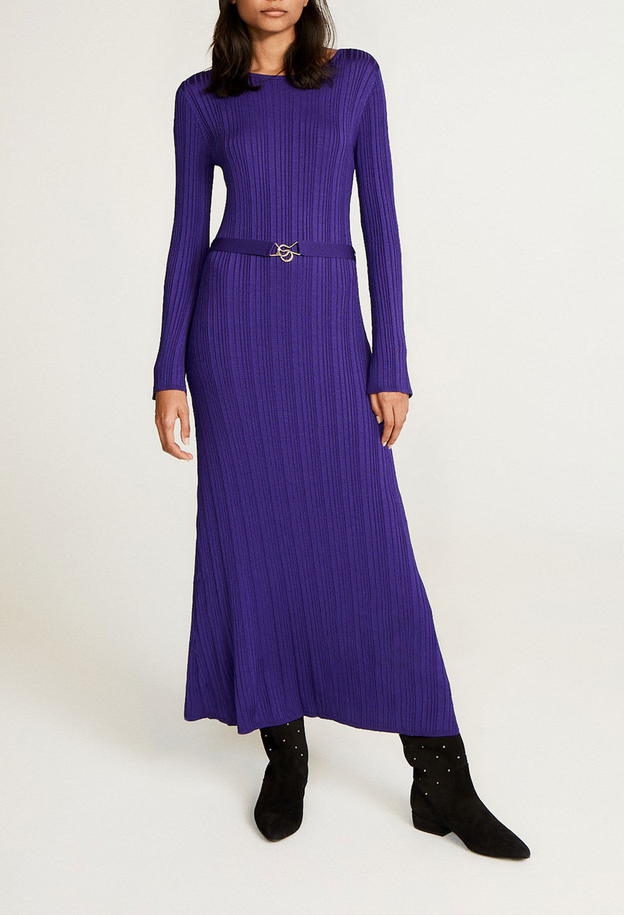 Violettes langes Kleid