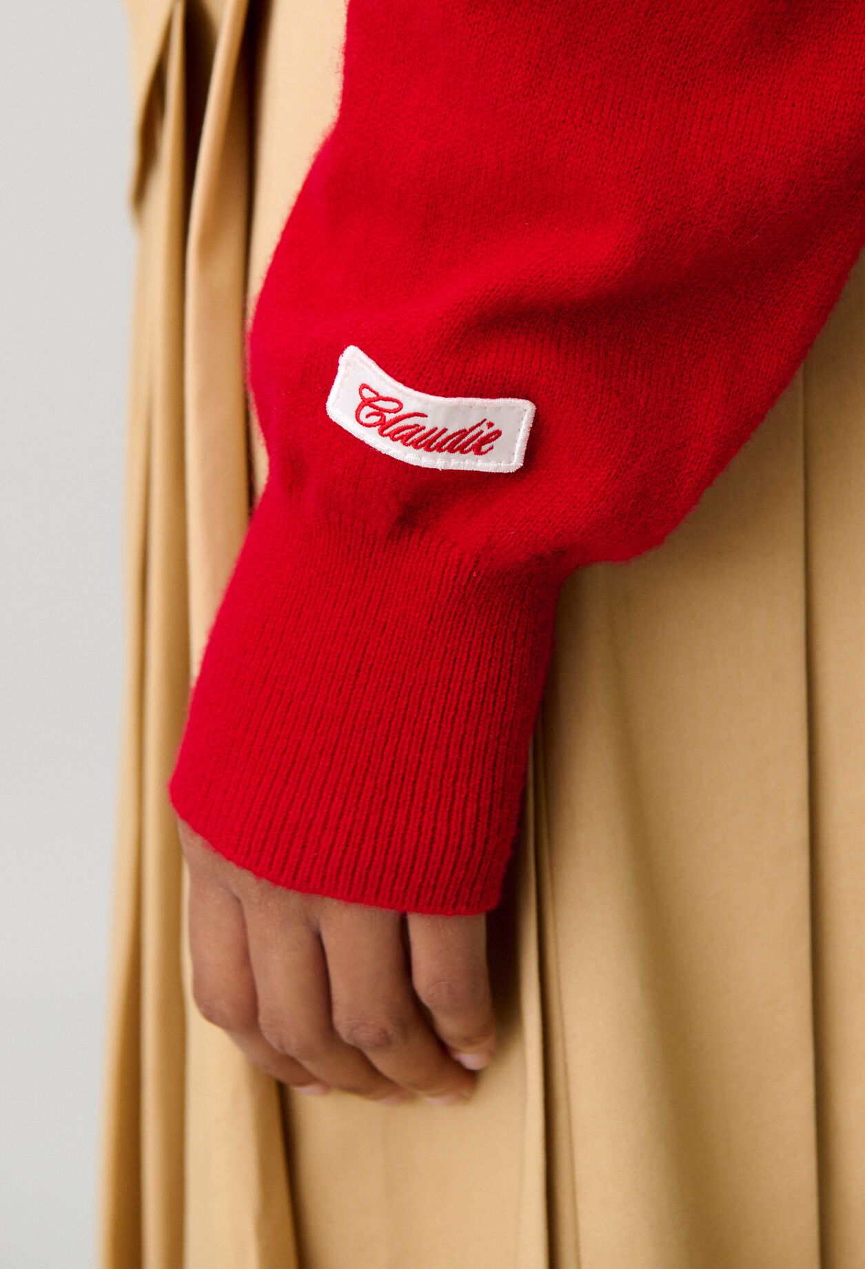 Wollpullover mit V-Ausschnitt