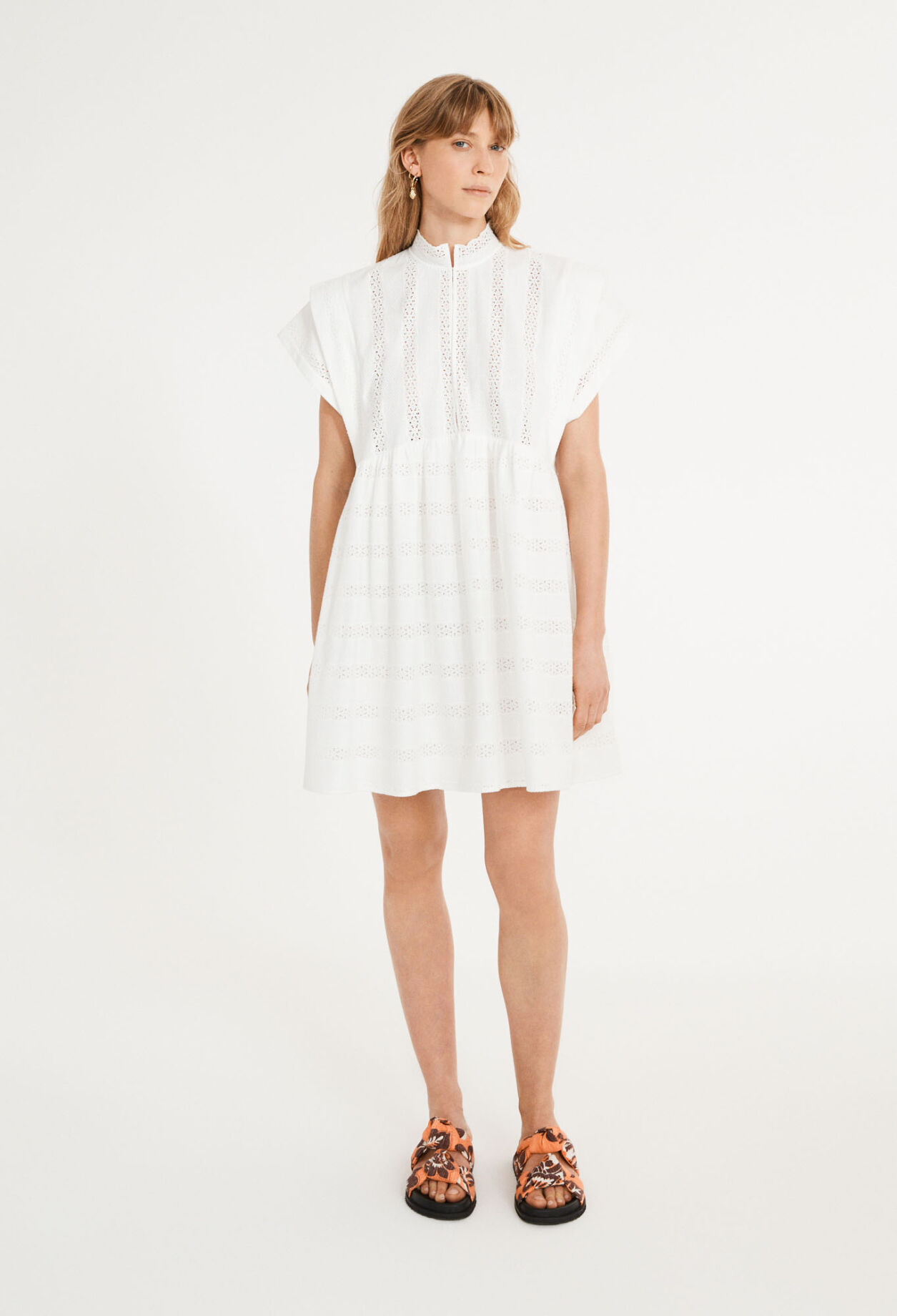 Kleid aus Guipure.