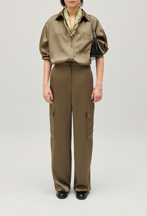 Satinierte, weite Hemdbluse Khaki