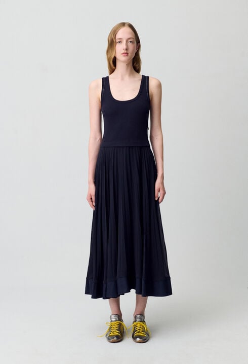 Langes, plissiertes Kleid, marineblau