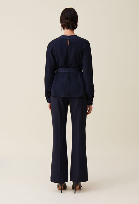 Marine fließende Bluse mit Gürtel