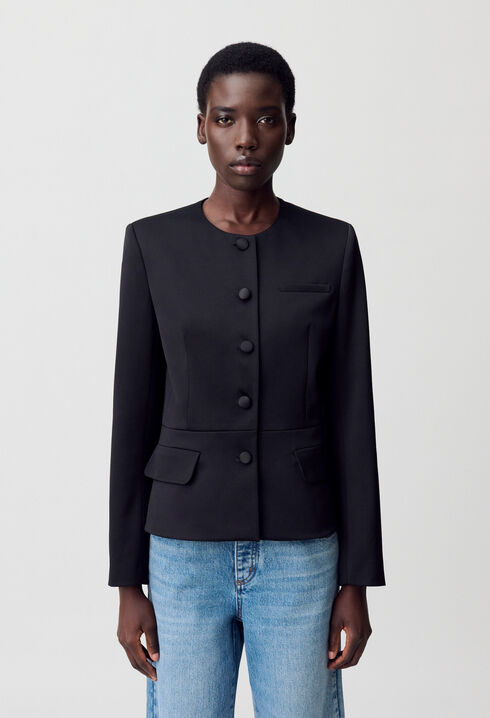 Taillierte, satinierte Jacke
