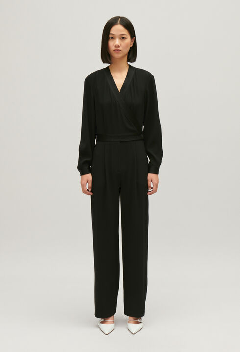 Schwarzer Jumpsuit