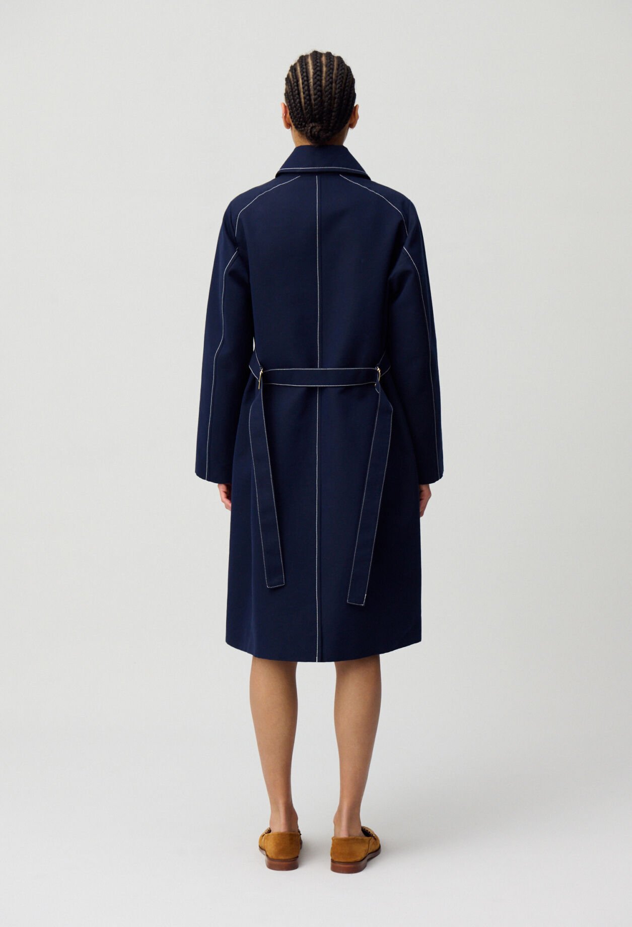 Mittellanger taillierter Trenchcoat
