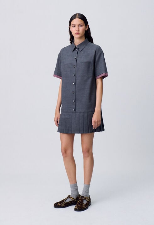 Plissiertes kurzes Kleid